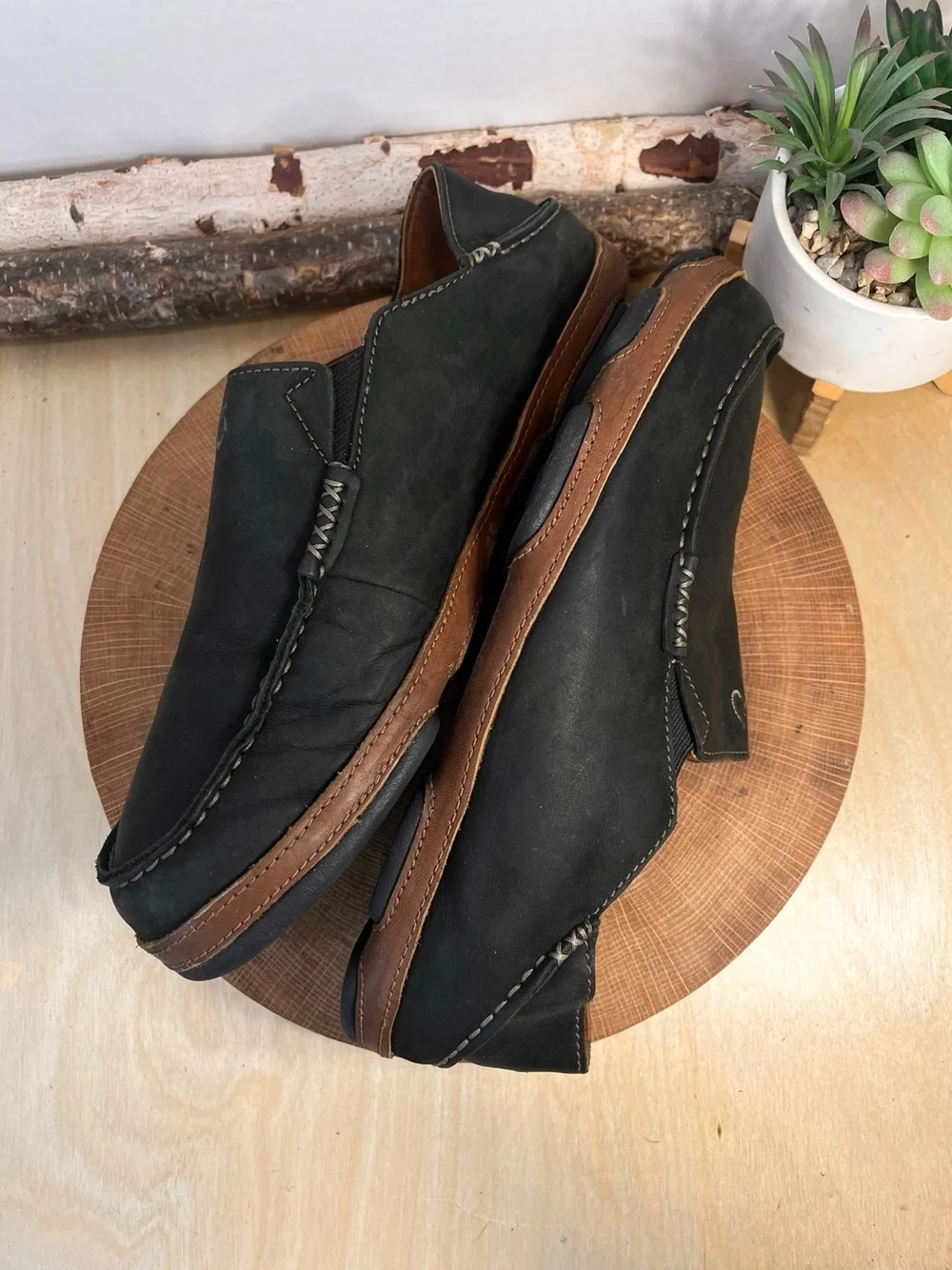 OluKai Moloa Men's Black Leather Slip-On Loafers Drop-In Heel Size 10.5